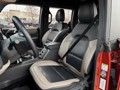 Used 2023 Ford Bronco Wildtrak image 27