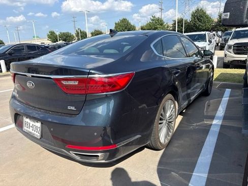 Used 2017 Kia Cadenza Limited FWD image 3