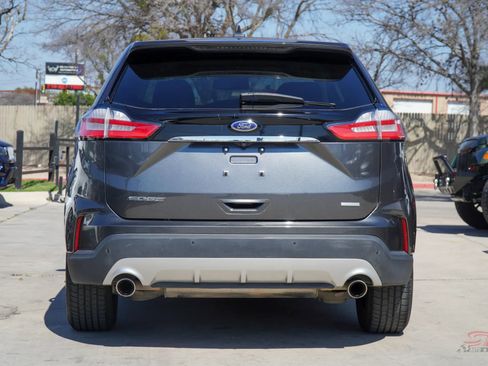 Used 2019 Ford Edge Titanium w/ Equipment Group 301A image 5
