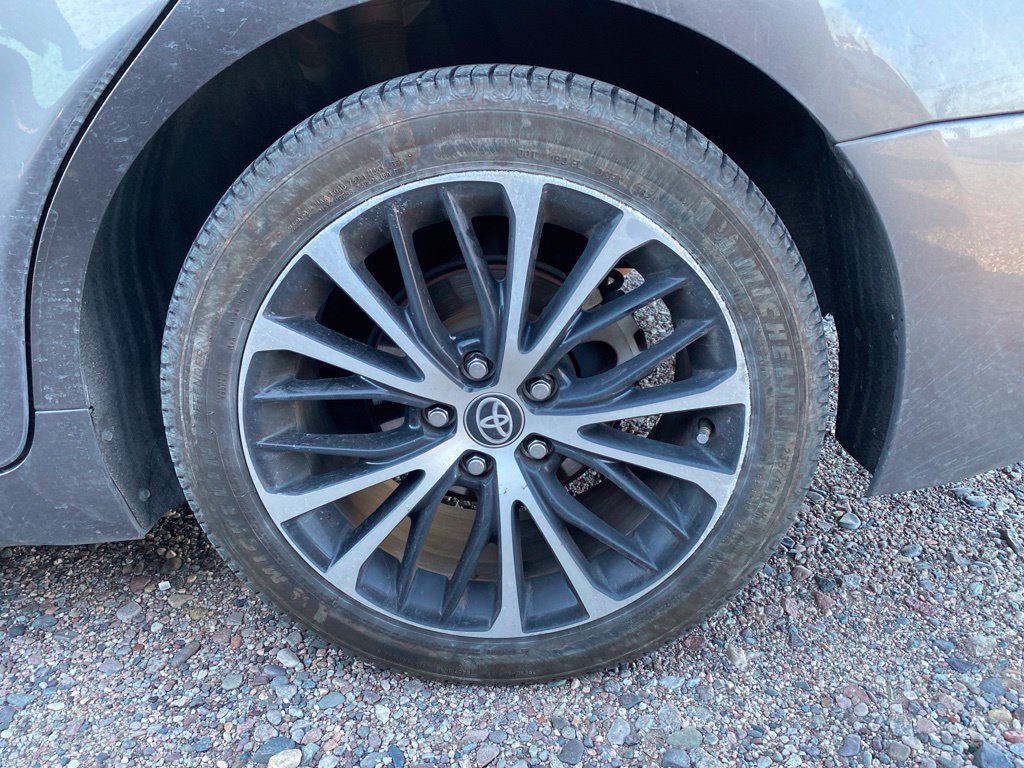 Used 2020 Toyota Camry SE w/ Carpet Mat Package FWD image 5
