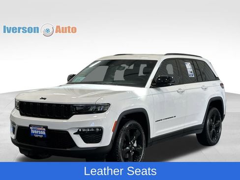 Used 2023 Jeep Grand Cherokee Limited w/ Black Appearance Package image 5