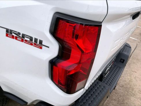 Used 2025 Chevrolet Colorado Trail Boss image 28