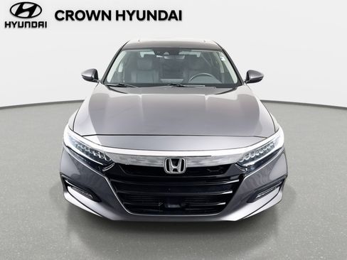 Used 2018 Honda Accord Touring image 2