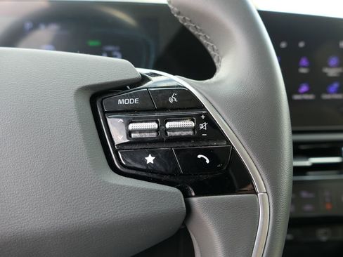 Used 2024 Kia Niro EX FWD image 14