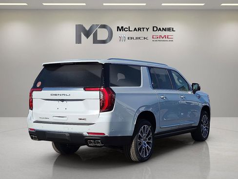 New 2026 GMC Yukon XL Denali w/ Sun & Power Step Package AWD/4WD image 5