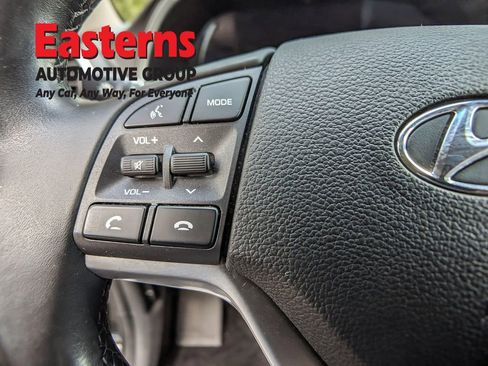 Used 2021 Hyundai Tucson Limited image 12