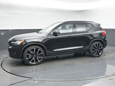 New 2026 Volvo XC40 B5 Ultra w/ Protection Package Premier image 4
