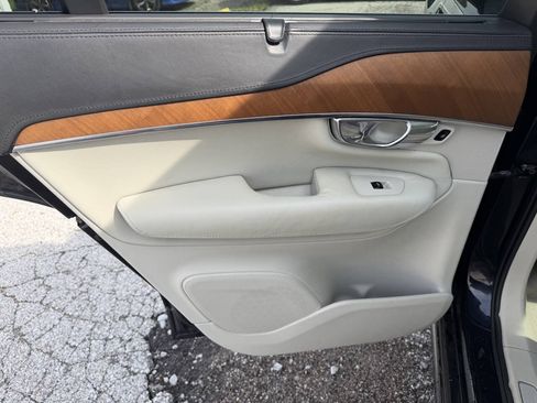 Used 2016 Volvo XC90 T6 Inscription w/ Vision Package AWD/4WD image 15
