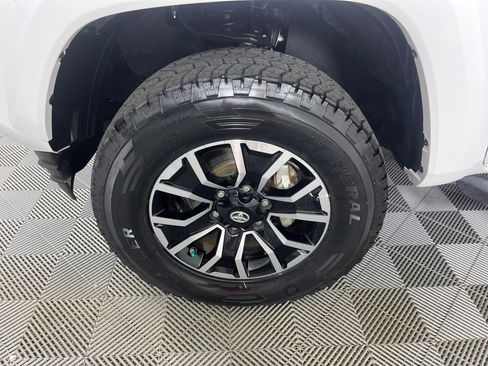 Used 2020 Toyota Tacoma TRD Sport image 30