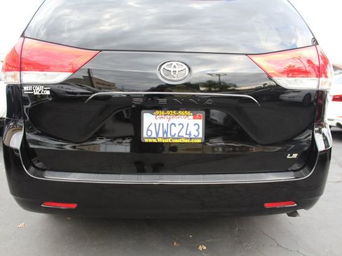 Used 2012 Toyota Sienna LE image 14
