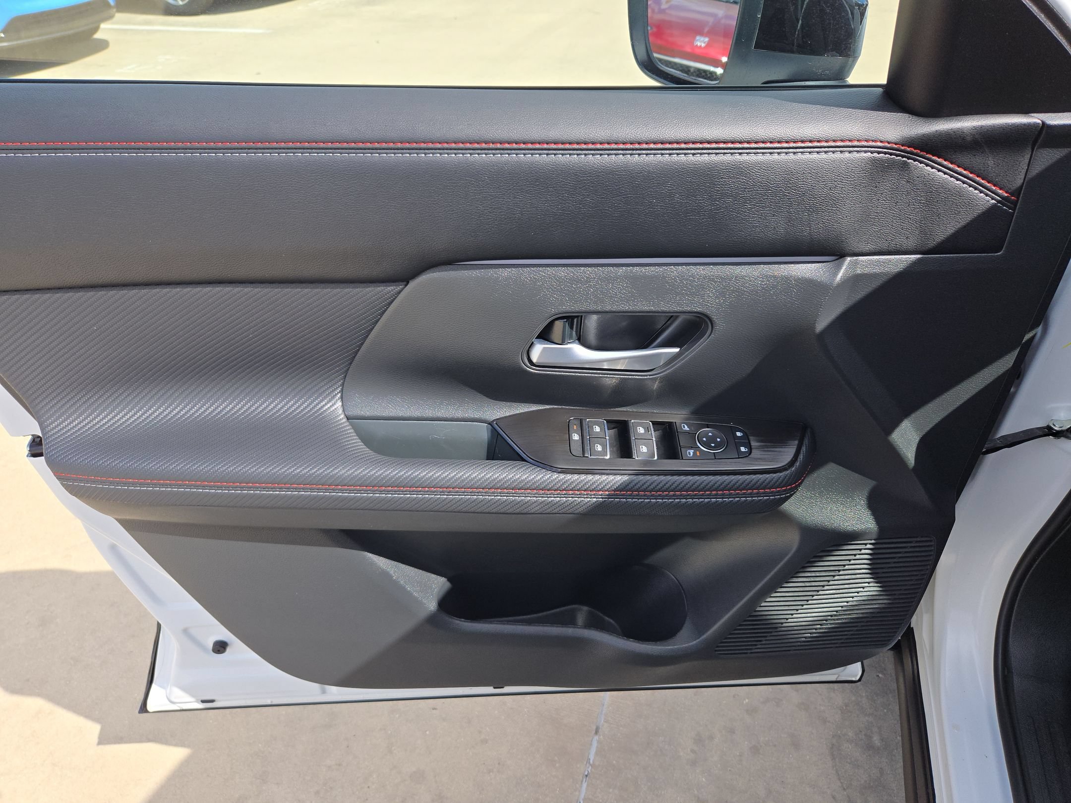 Certified 2026 Nissan Kicks SR w/ Cold Weather Package FWD image 11