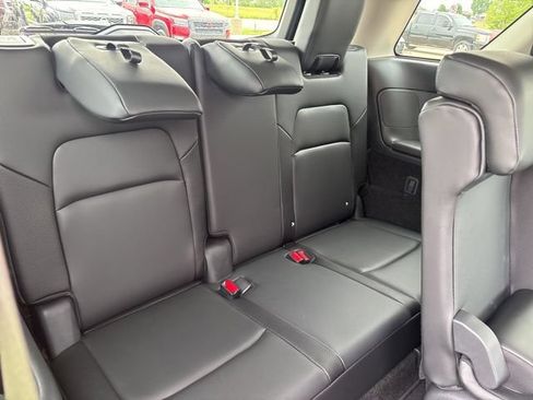Used 2025 Nissan Pathfinder SL AWD/4WD image 21