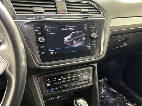 Used 2024 Volkswagen Tiguan SE image 16