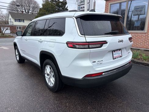 Used 2022 Jeep Grand Cherokee L Laredo w/ Luxury Tech Group I AWD/4WD image 4