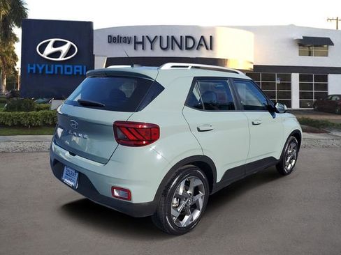 Used 2025 Hyundai Venue SEL FWD image 6