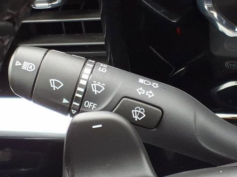 Used 2025 GMC Sierra 1500 Elevation w/ Elevation Premium Package image 18