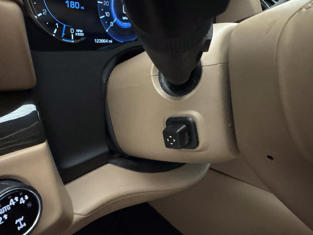 Used 2018 Cadillac Escalade ESV Platinum AWD/4WD image 30