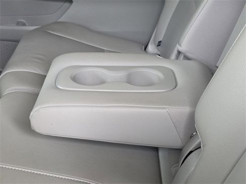 Used 2020 Honda Pilot Touring image 11