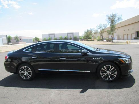 Used 2017 Buick LaCrosse Essence FWD image 5