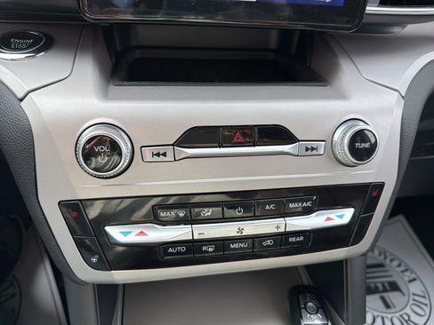 Used 2023 Ford Explorer XLT w/ Equipment Group 202A image 16