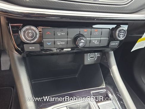 New 2026 Jeep Compass Latitude AWD/4WD image 20