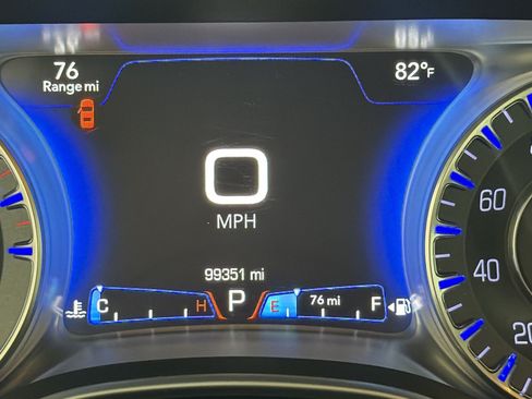 Used 2015 Chrysler 300 Limited w/ Driver Convenience Group AWD/4WD image 17