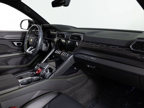 Used 2021 Lamborghini Urus AWD/4WD image 38