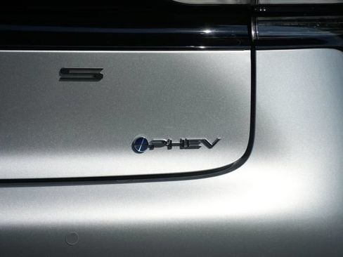 Used 2026 Toyota Prius Plug-In Hybrid FWD image 7