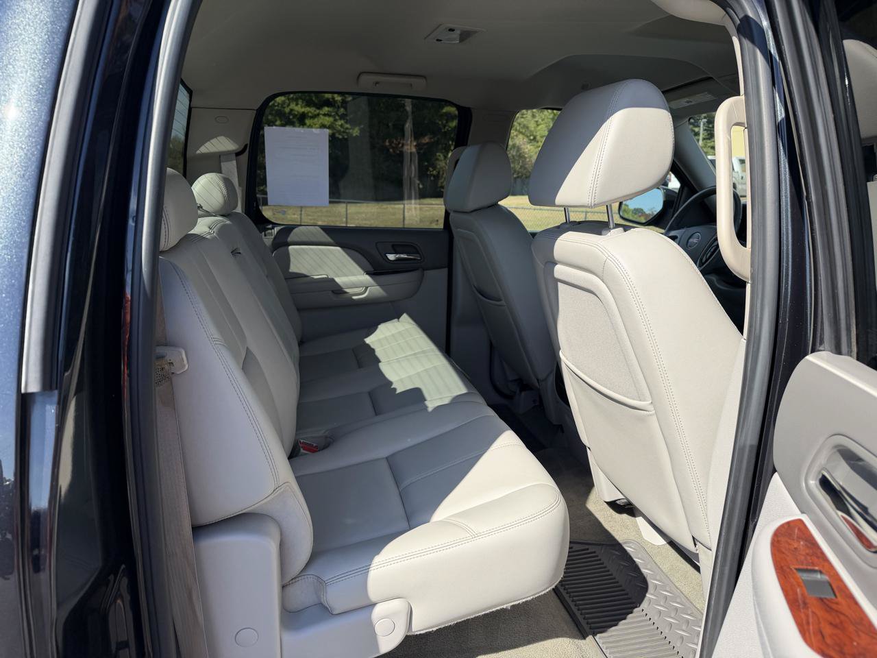 Used 2009 GMC Sierra 1500 SLT w/ Skid Plate Package AWD/4WD image 13