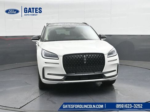 New 2026 Lincoln Corsair Premiere image 5