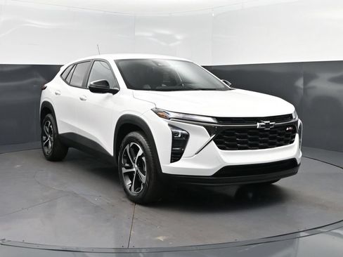 New 2026 Chevrolet Trax RS FWD image 9