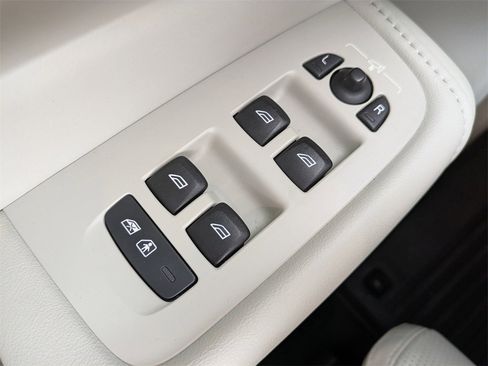 Certified 2022 Volvo XC60 B6 Inscription w/ Advanced Package image 25