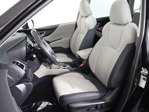 Used 2021 Subaru Forester Premium AWD/4WD image 29