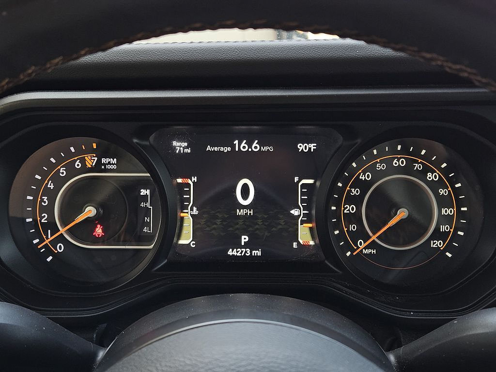 Used 2024 Jeep Gladiator Mojave w/ Safety Group AWD/4WD image 11