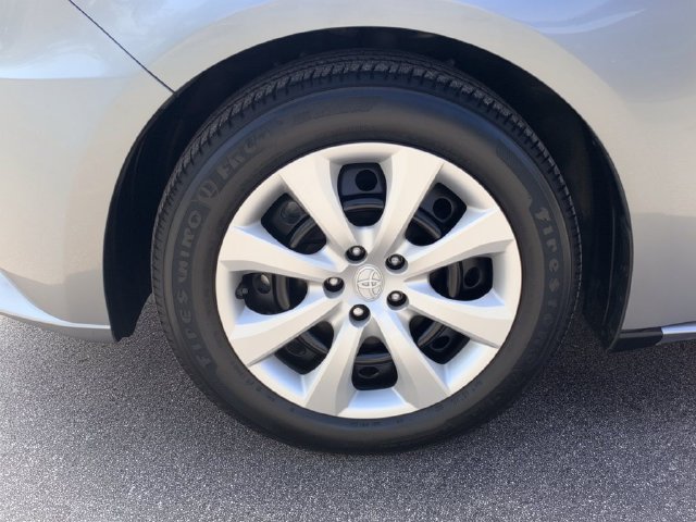 Used 2025 Toyota Corolla LE FWD image 12