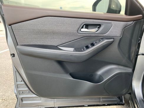 Used 2021 Nissan Rogue SV AWD/4WD image 19