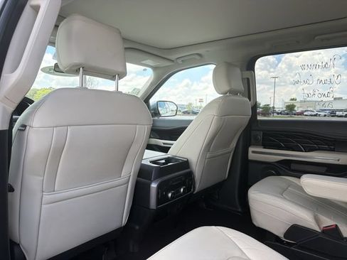 Used 2018 Ford Expedition Platinum AWD/4WD image 14