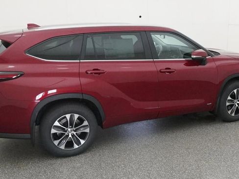 New 2026 Toyota Highlander XLE image 10