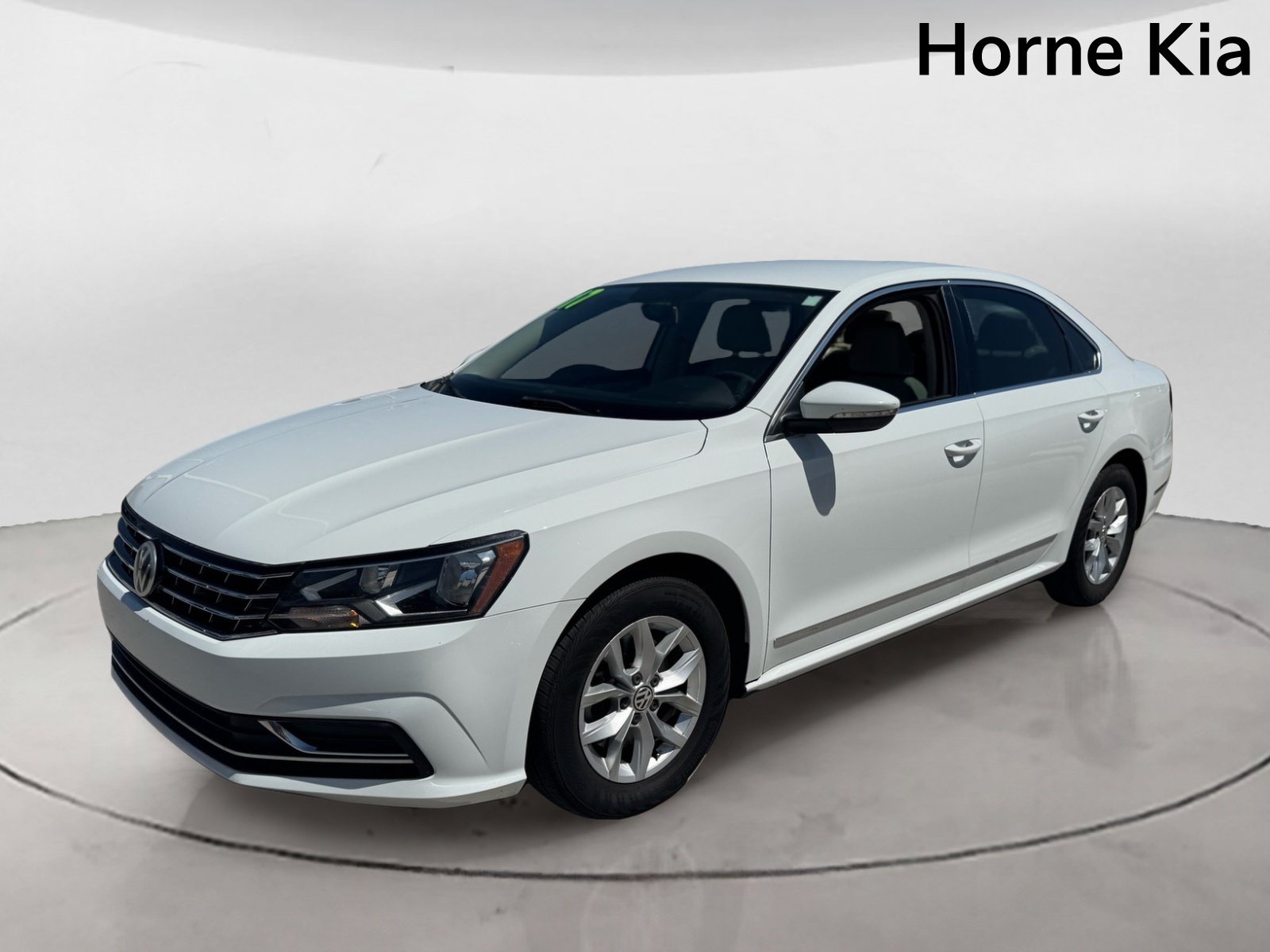 Used 2017 Volkswagen Passat 1.8T S FWD image 7