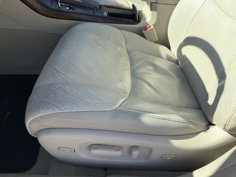 Used 2011 Toyota Avalon Limited image 29