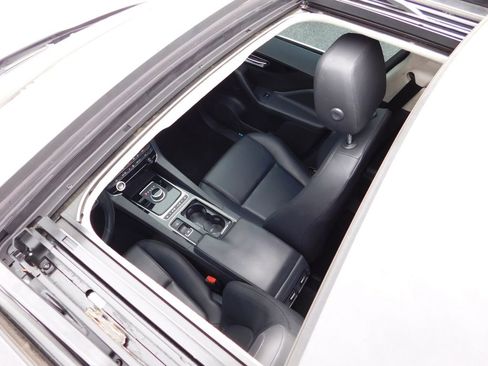 Used 2019 Jaguar F-PACE Premium image 10