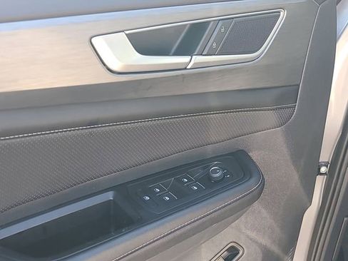 Used 2024 Volkswagen Atlas Cross Sport SE image 20