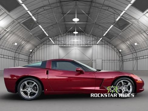 Used 2006 Chevrolet Corvette Coupe w/ Preferred Equipment Group RWD image 5