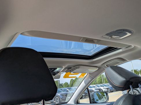 Used 2019 Subaru Crosstrek 2.0i Limited w/ Moonroof Package w/Navigation AWD/4WD image 25