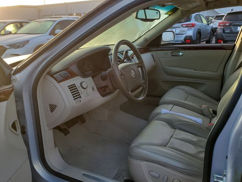 Used 2006 Cadillac DTS w/ Trunk Convenience Package image 20