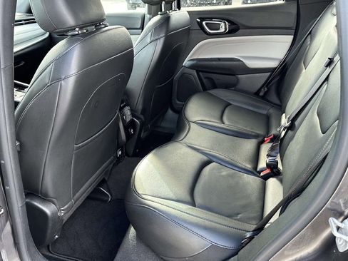 Used 2023 Jeep Compass Limited image 12