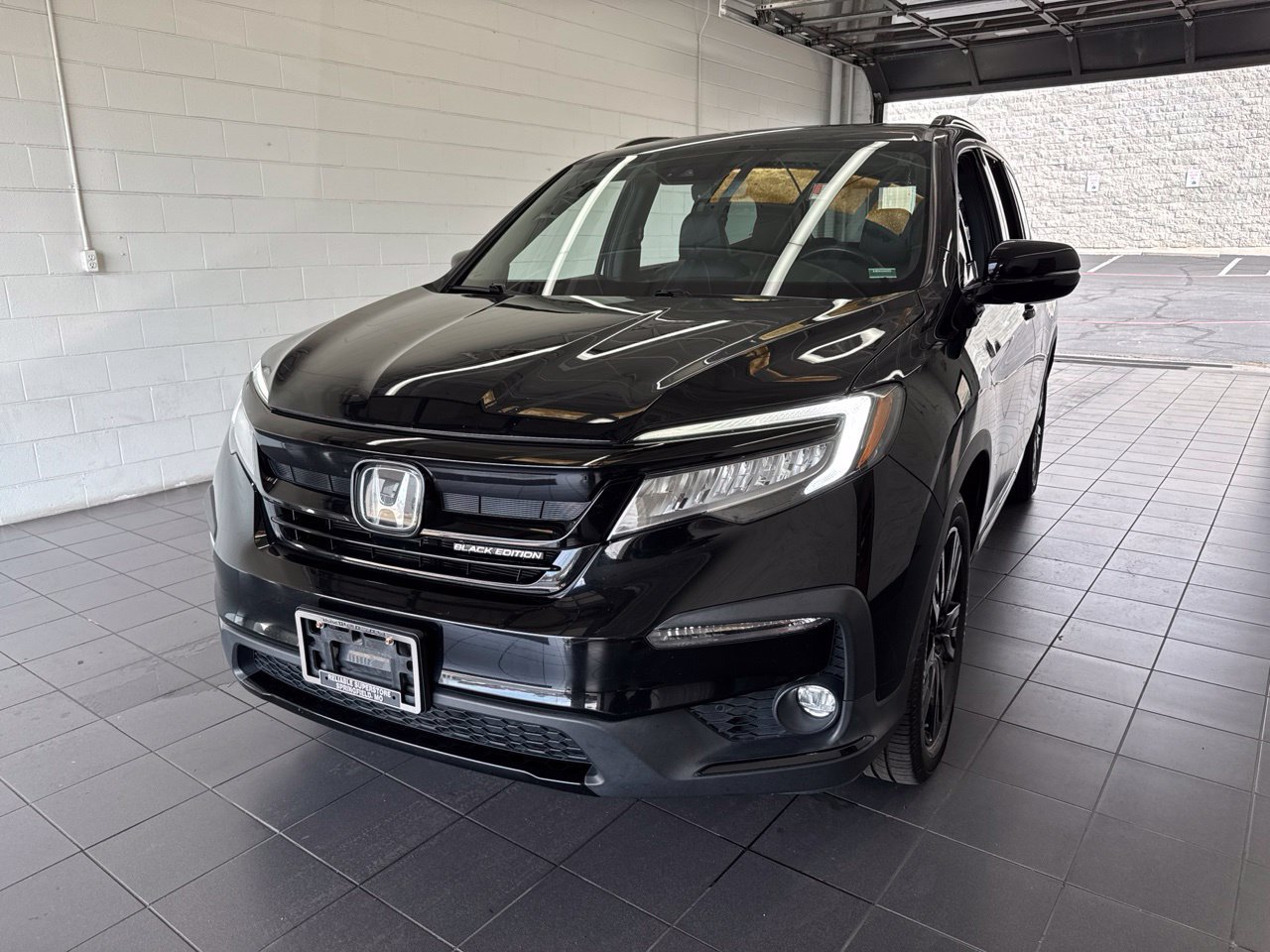 Used 2021 Honda Pilot Black Edition image 3