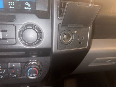 Used 2018 Ford F150 XLT w/ Equipment Group 302A Luxury image 10