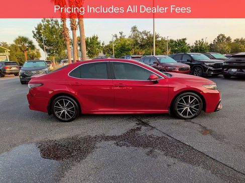 Used 2021 Toyota Camry SE w/ Convenience Package FWD image 4