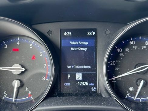Used 2021 Toyota C-HR LE FWD image 13